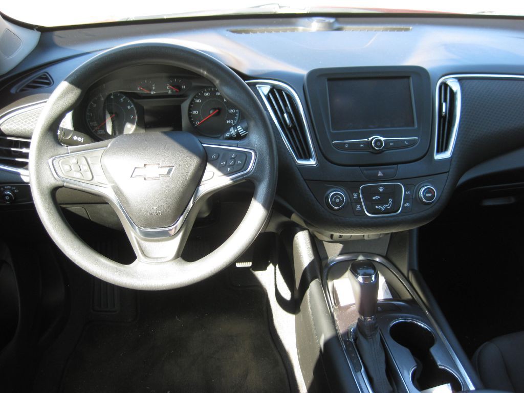 2018 Chevrolet Malibu Image 9