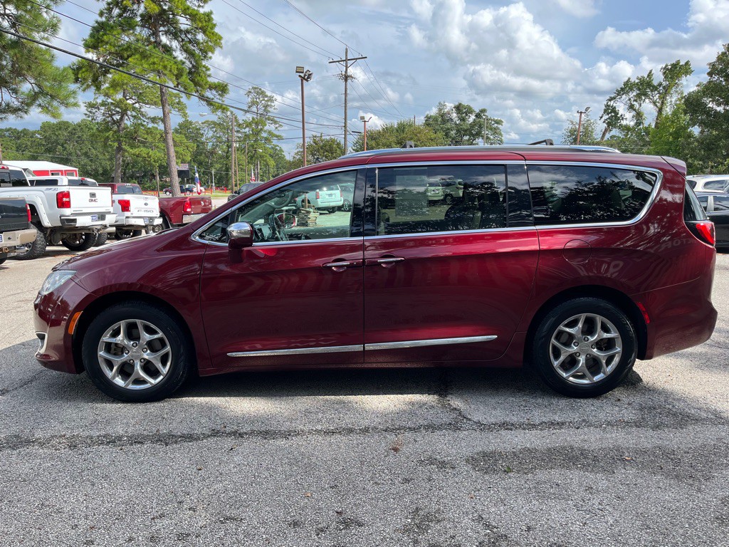 2019 Chrysler Pacifica Image 1