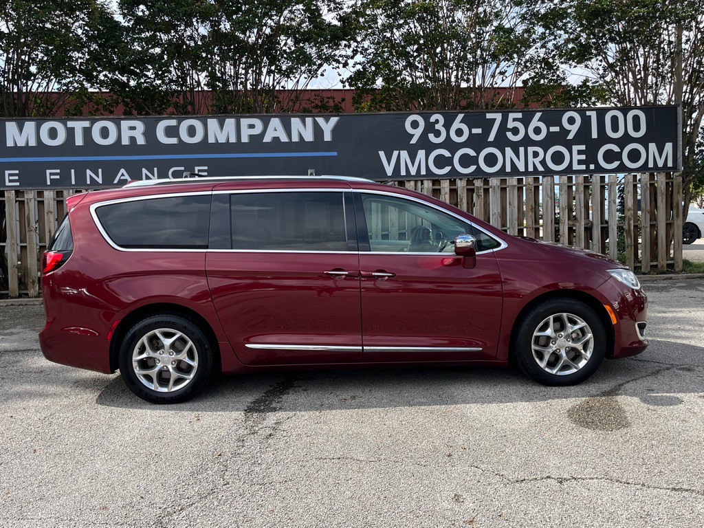 2019 Chrysler Pacifica Image 3