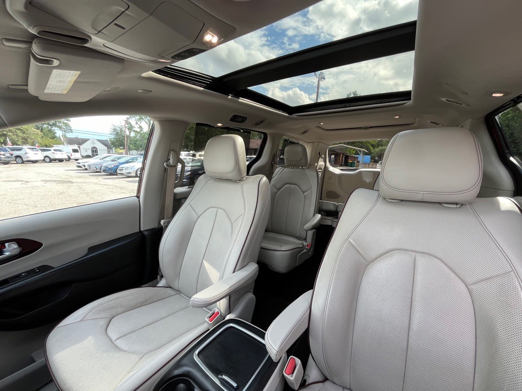 2019 Chrysler Pacifica Image 8