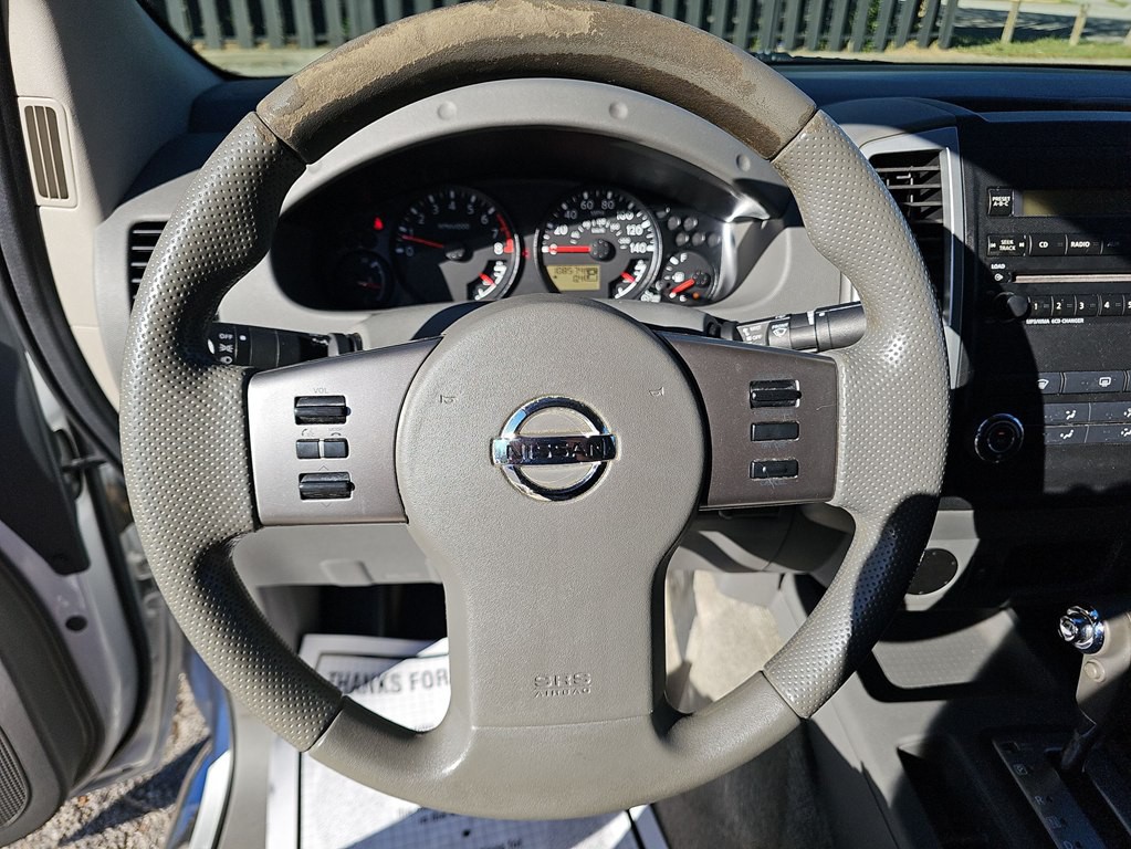 2012 Nissan Frontier Image 21