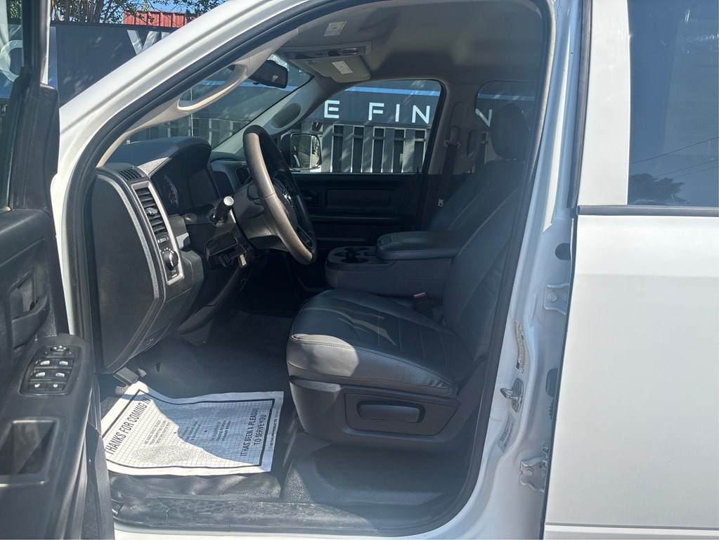 2015 RAM 3500 Image 9