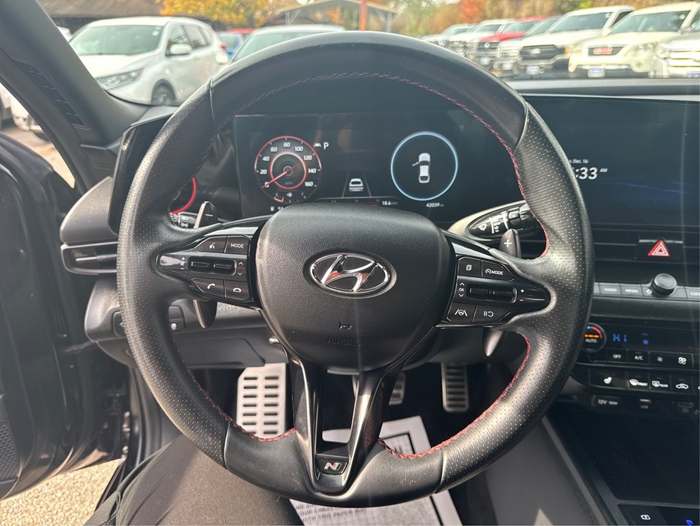 2023 Hyundai Elantra Image 18