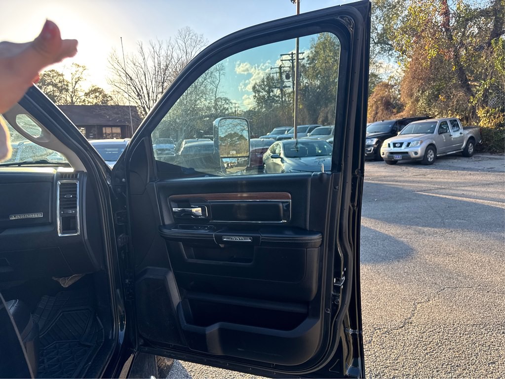 2016 RAM 3500 Image 16