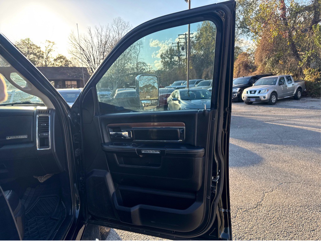 2016 RAM 3500 Image 7