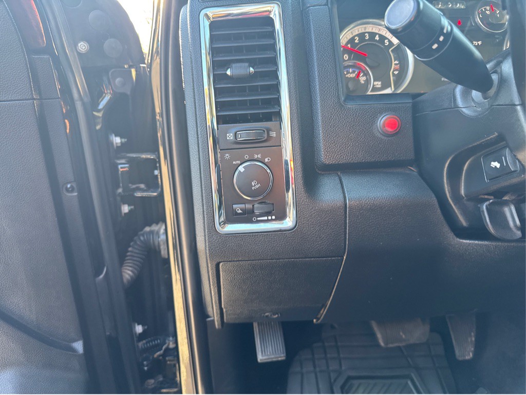 2016 RAM 3500 Image 17