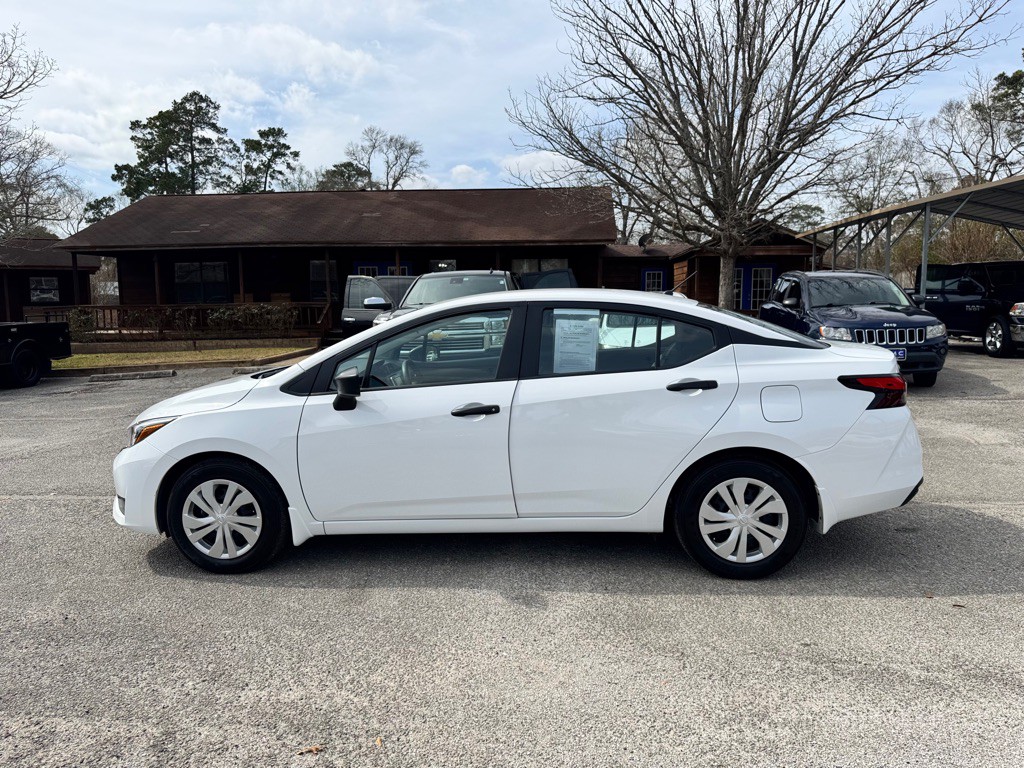 2025 Nissan Versa Image 1