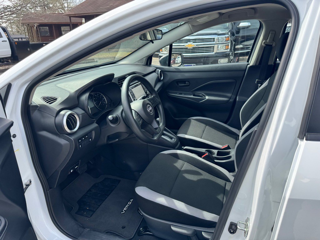 2025 Nissan Versa Image 13