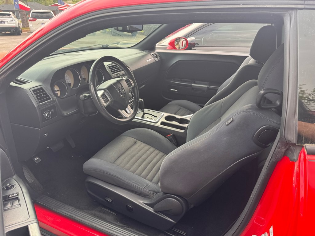 2014 Dodge Challenger Image 10