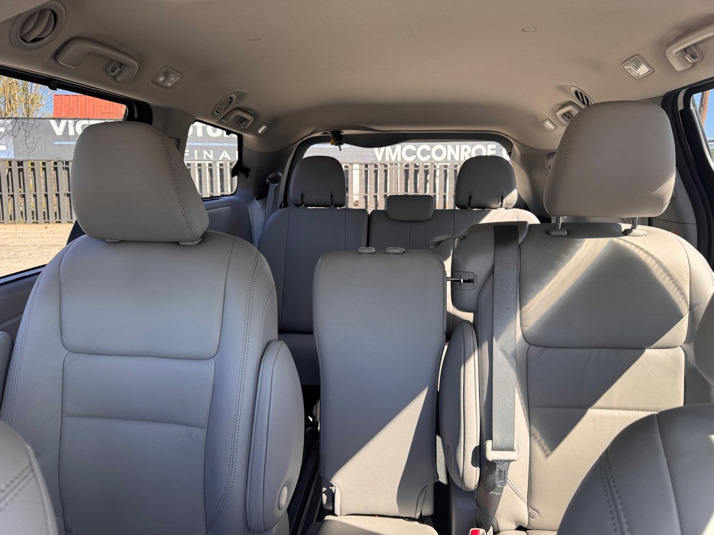 2020 Toyota Sienna Image 14