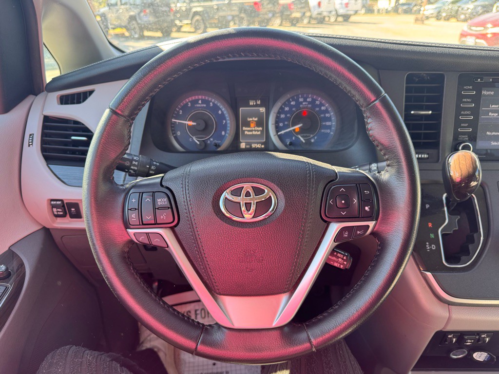 2020 Toyota Sienna Image 16