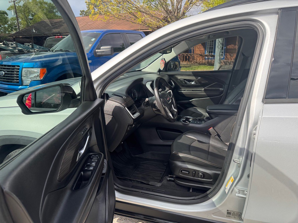 2020 GMC Terrain Image 11