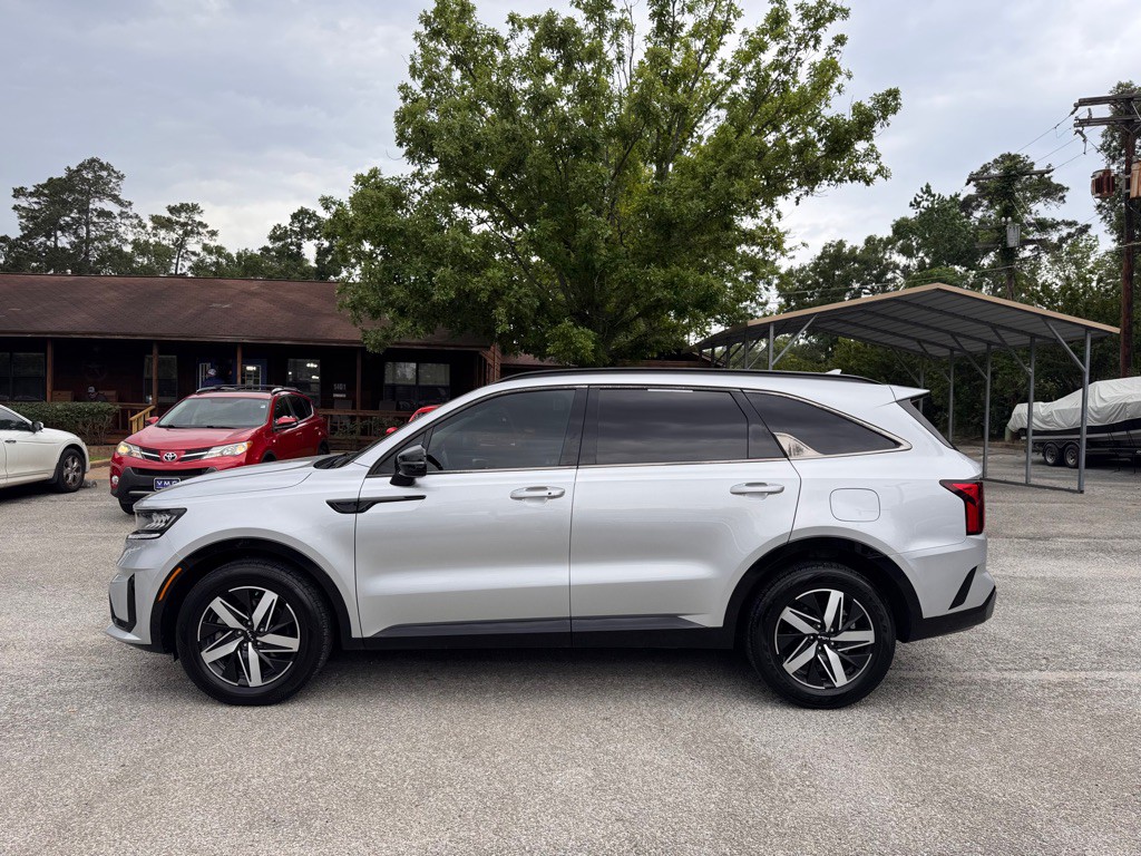 2022 Kia Sorento Image 1