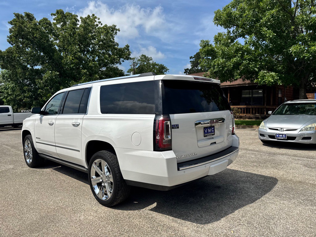 2020 GMC Yukon Image 10