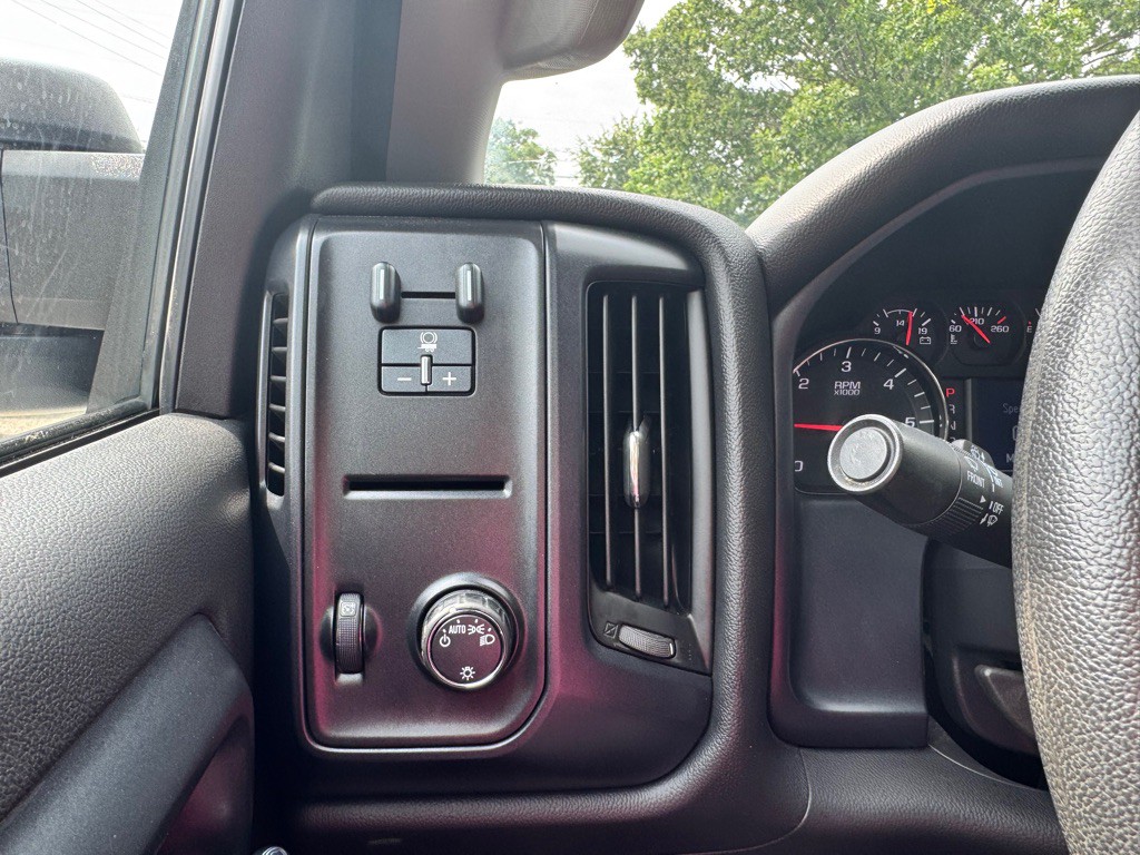 2015 Chevrolet Silverado 1500 Image 18