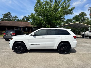 Image for 2019 Jeep Grand Cherokee Laredo ID: 7410604