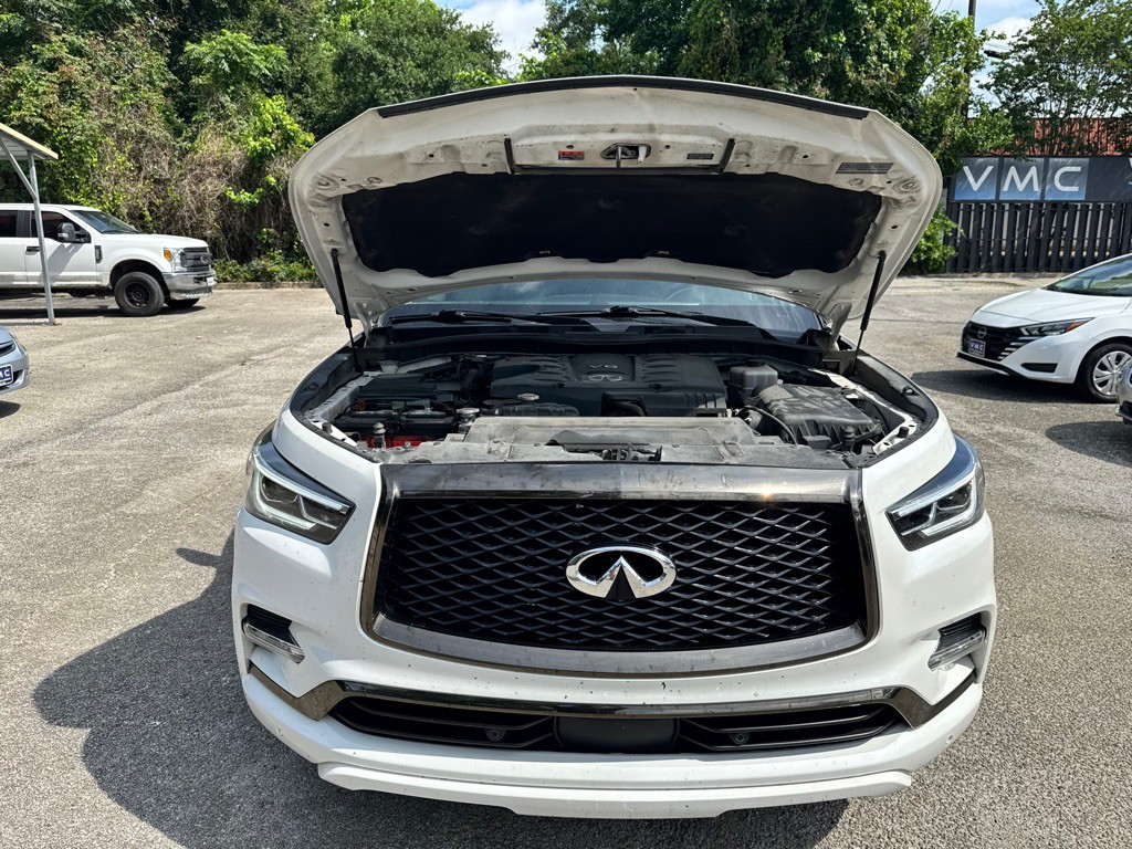 2021 INFINITI QX80 Image 3