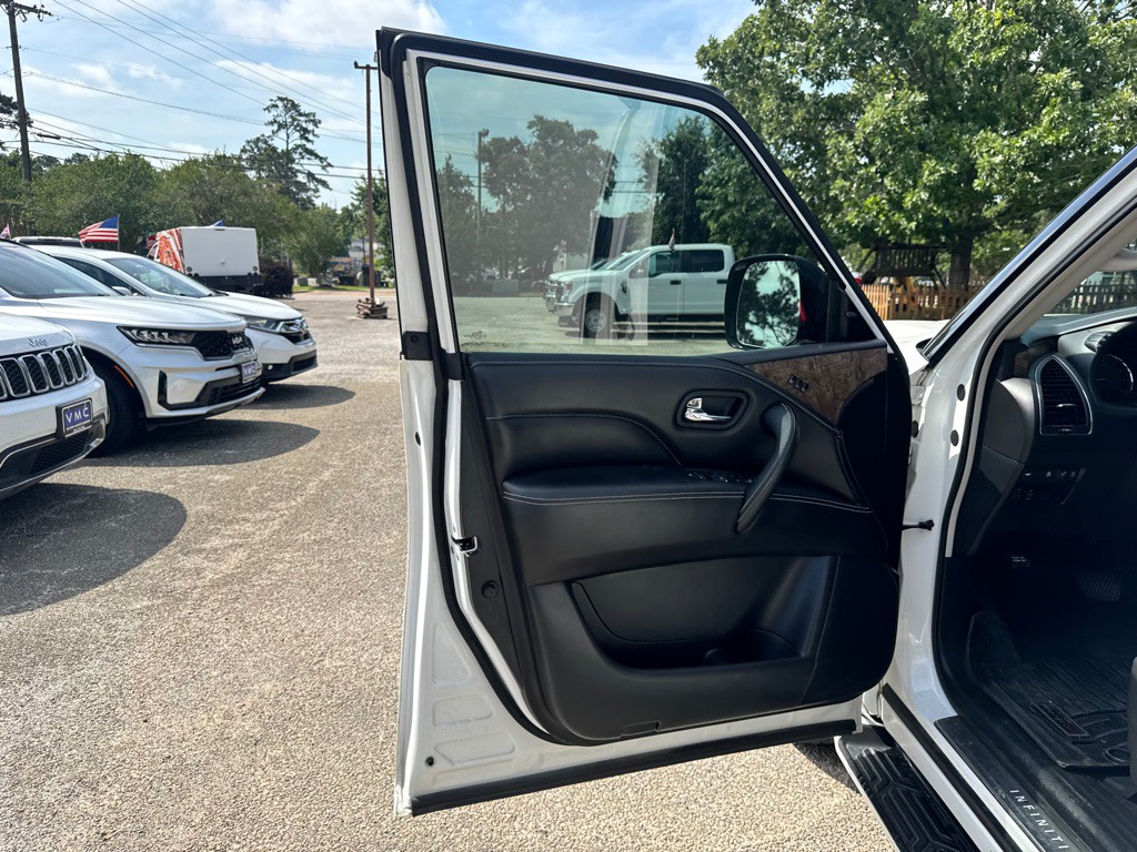 2021 INFINITI QX80 Image 17