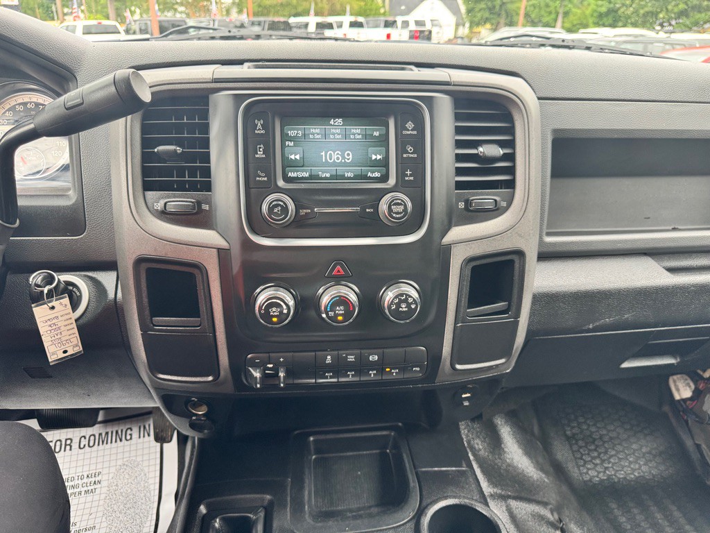 2015 RAM 3500 Image 4