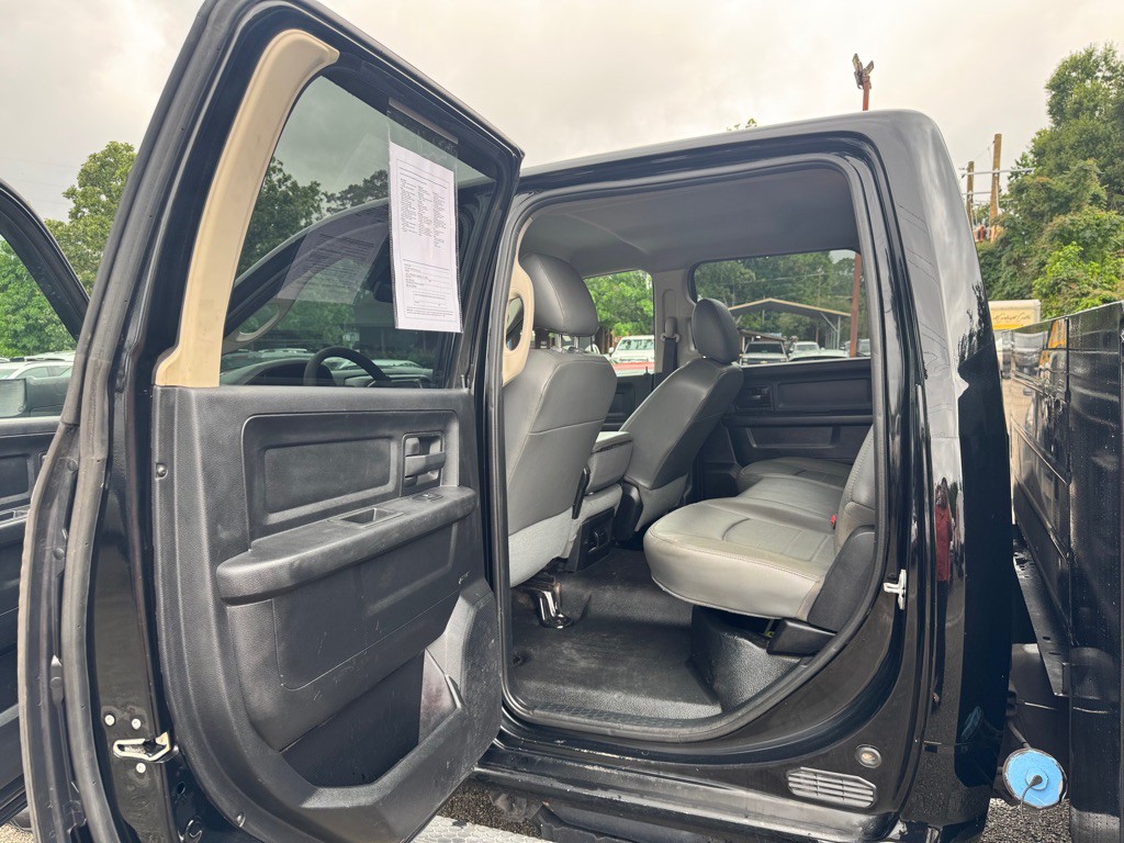 2015 RAM 3500 Image 9