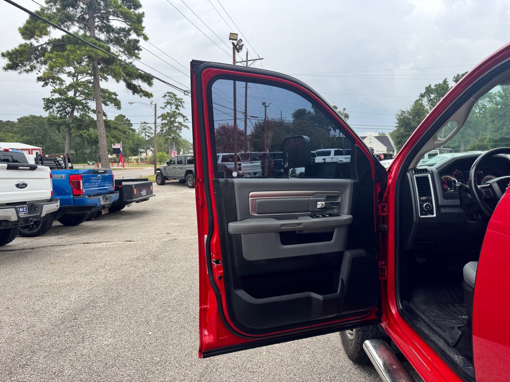 2015 RAM 3500 Image 11