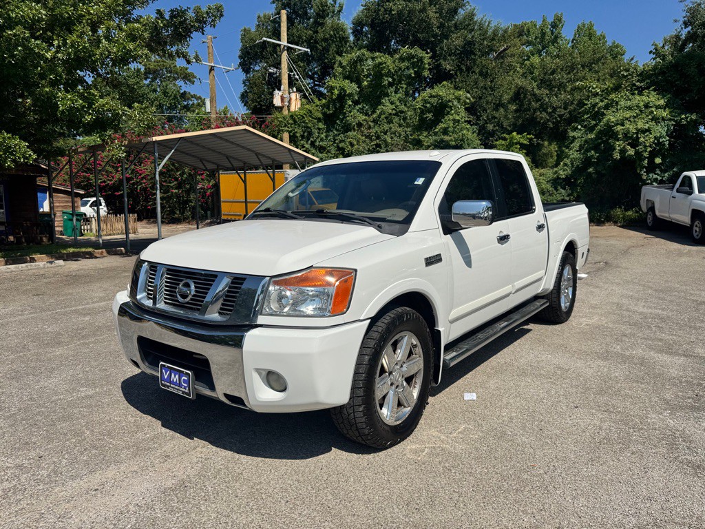 2010 Nissan Titan Image 9