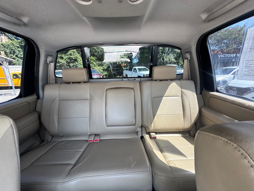 2010 Nissan Titan Image 13