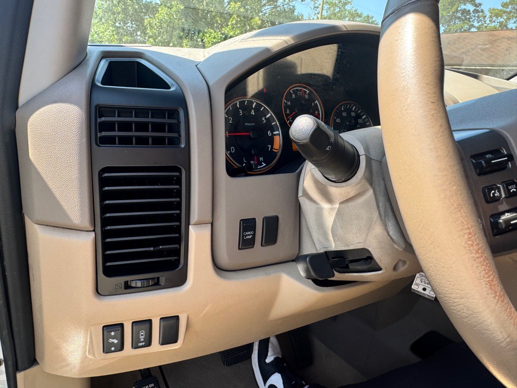 2010 Nissan Titan Image 14
