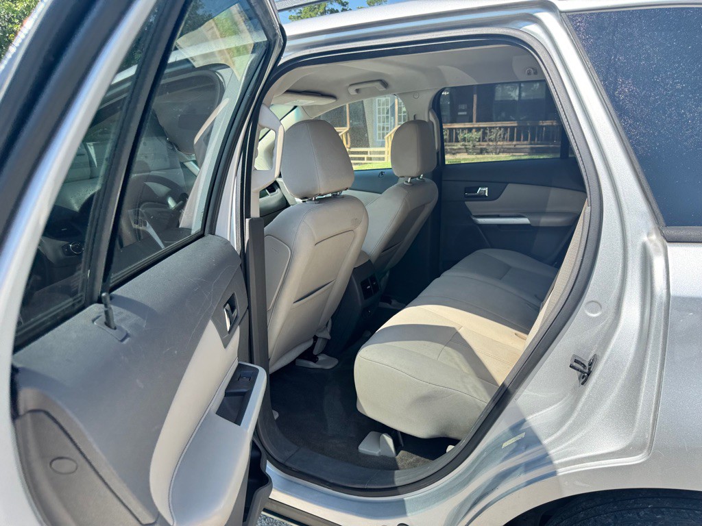 2013 Ford Edge Image 9
