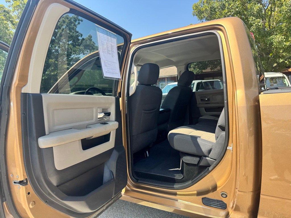 2012 Dodge Ram 3500 Image 11