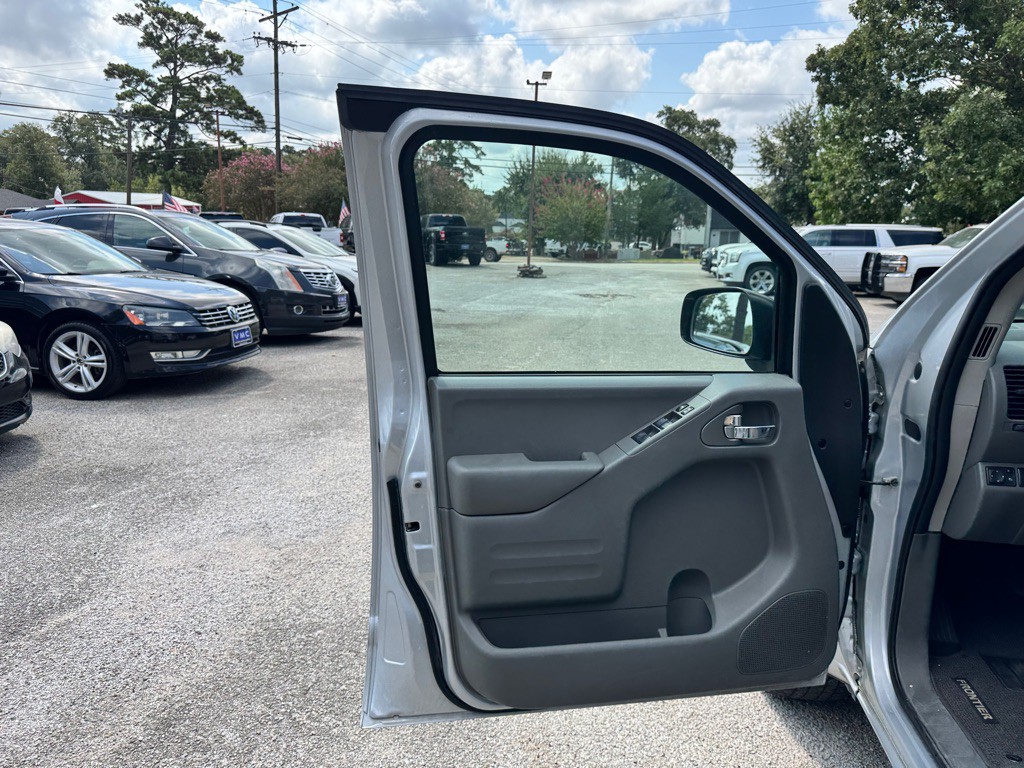 2019 Nissan Frontier Image 11