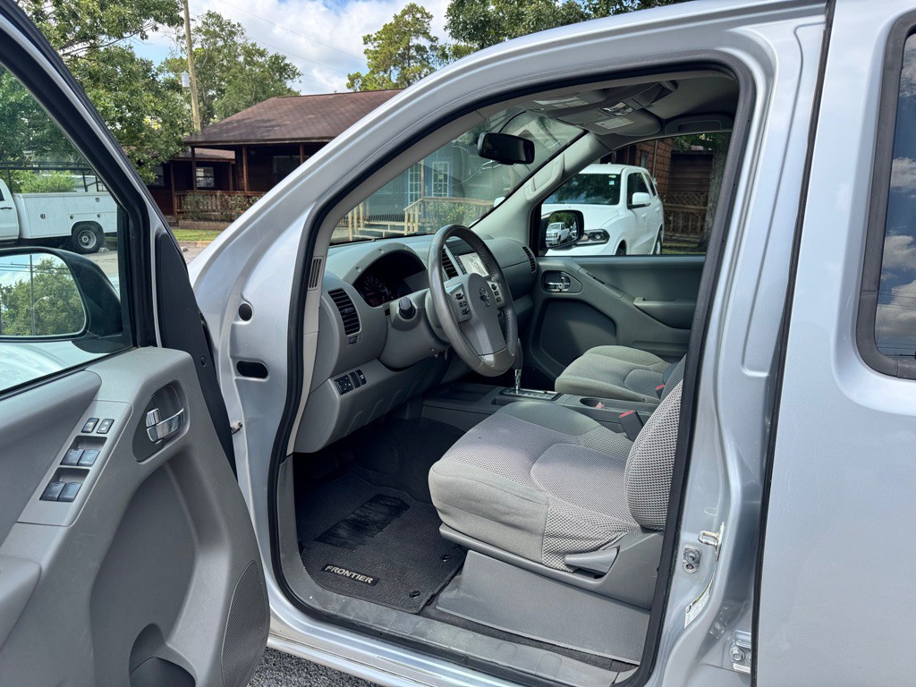 2019 Nissan Frontier Image 12