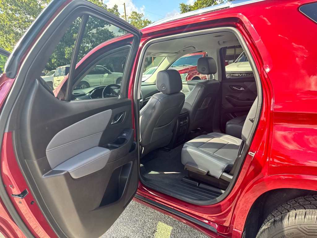 2019 Chevrolet Traverse Image 2