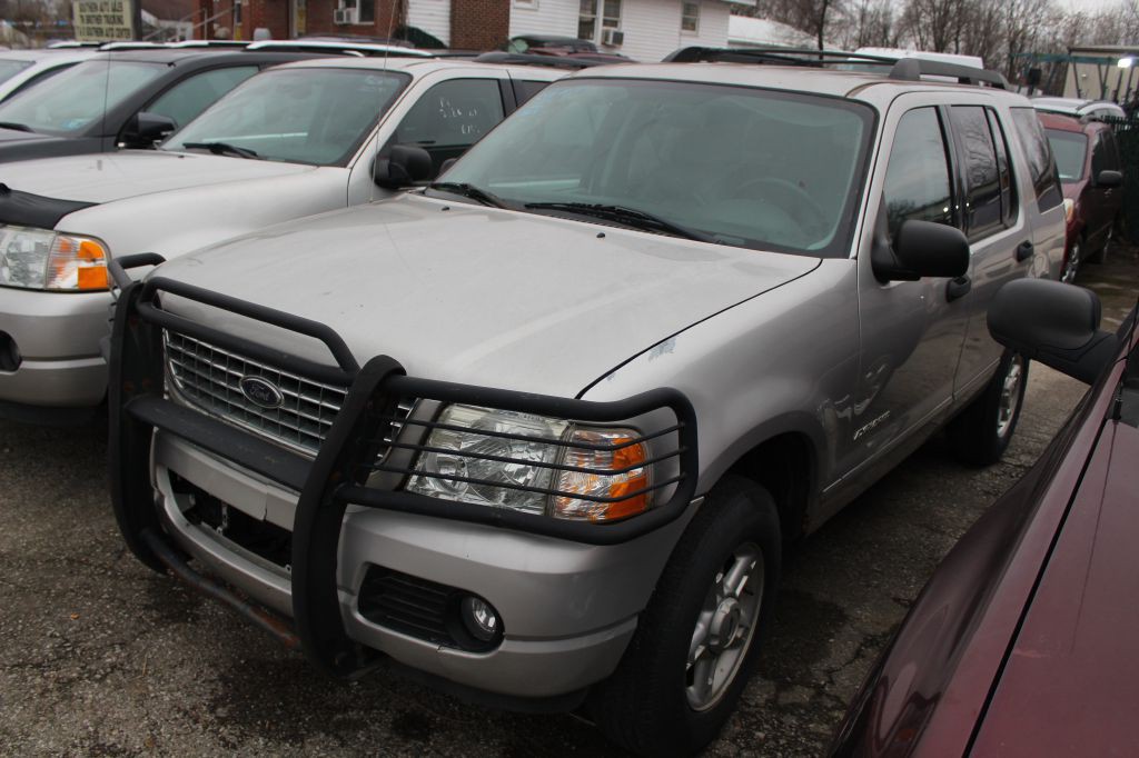 2005 Ford Explorer Image 1
