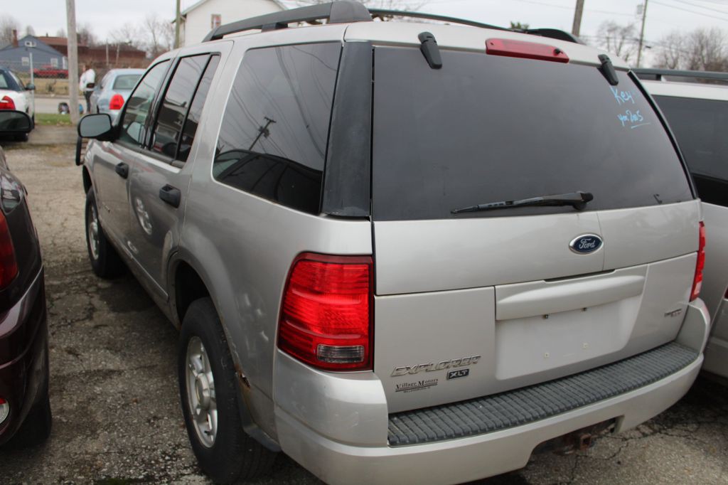 2005 Ford Explorer Image 4