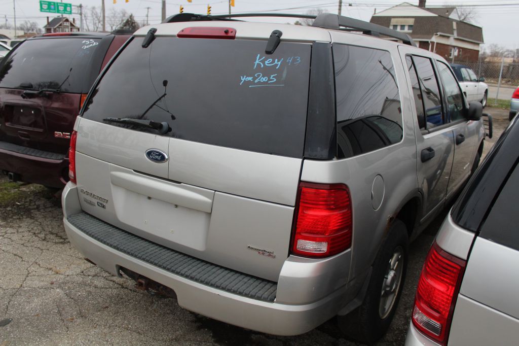 2005 Ford Explorer Image 5