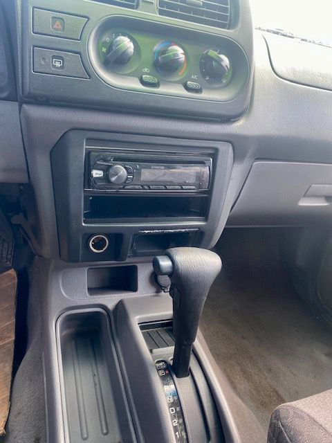 2001 Nissan Xterra Image 3