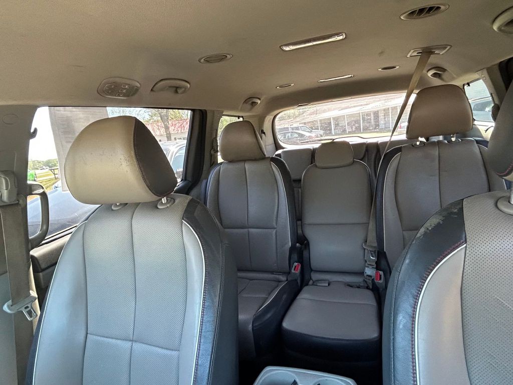 2018 Kia Sedona Image 5
