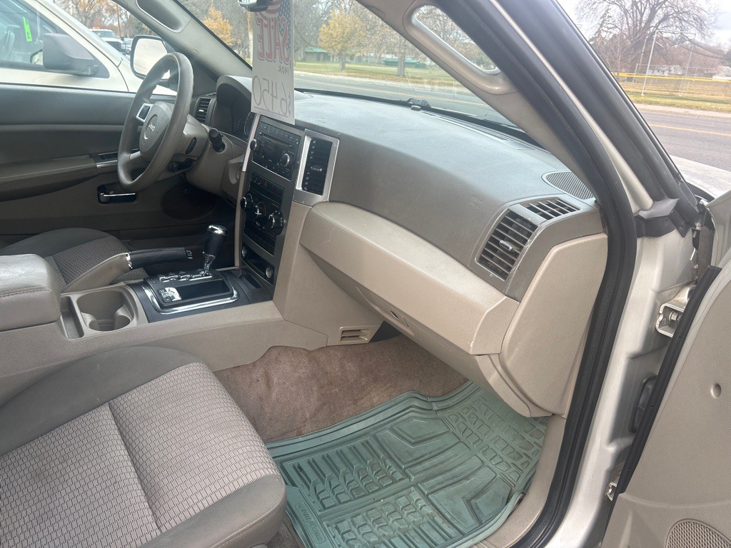 2009 Jeep Grand Cherokee Image 18