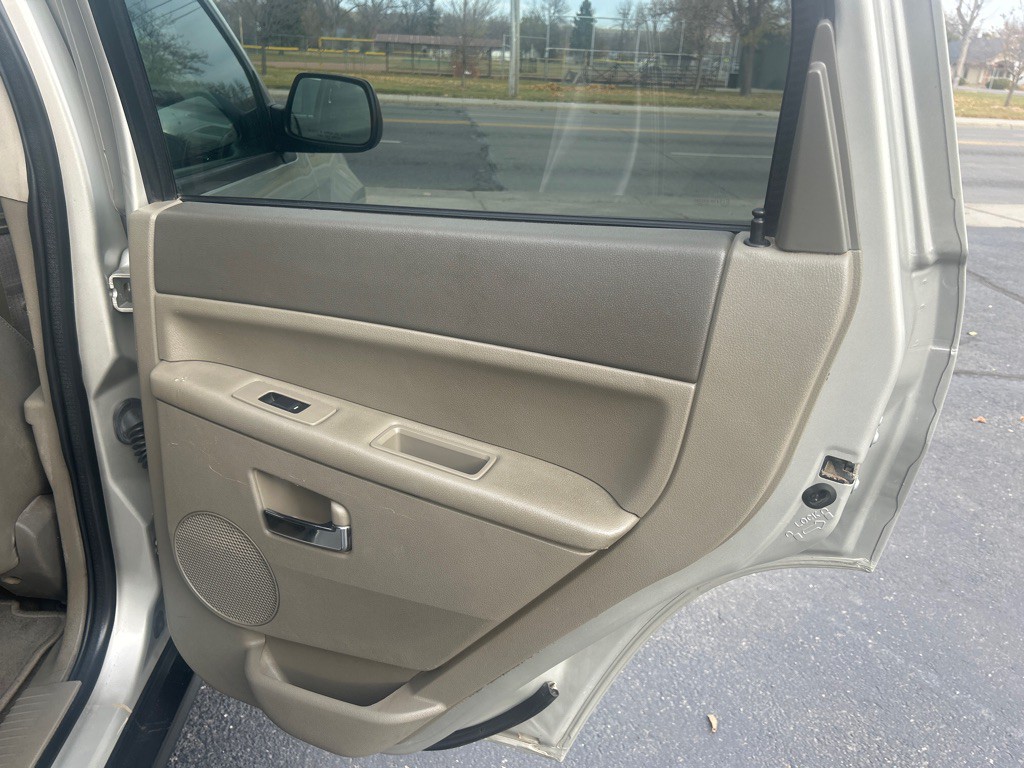 2009 Jeep Grand Cherokee Image 16