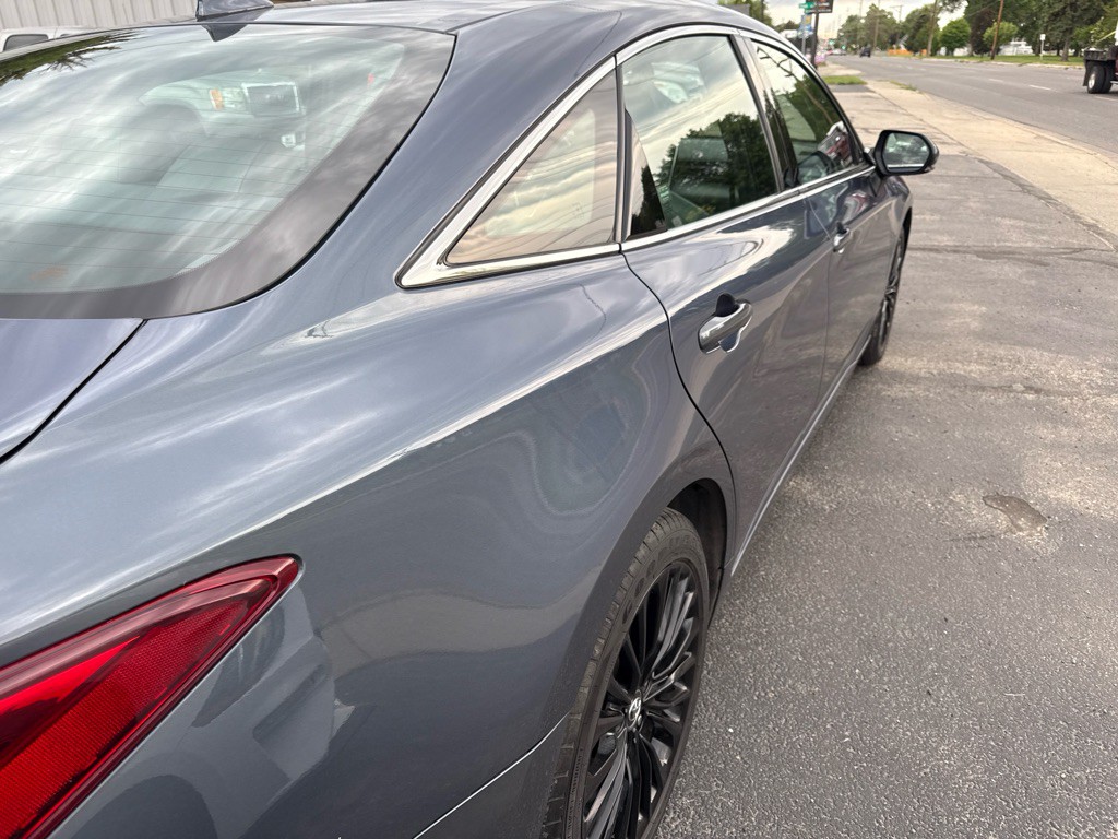 2019 Toyota Avalon Image 10
