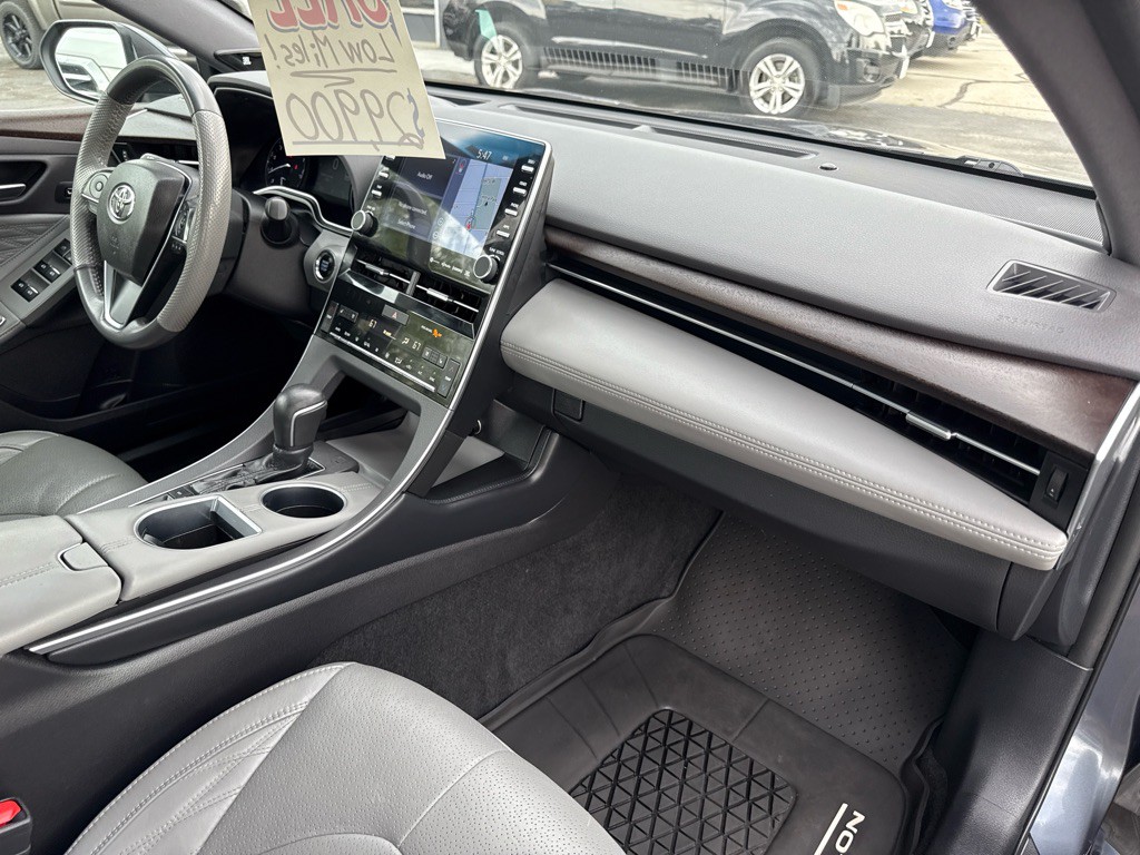 2019 Toyota Avalon Image 13