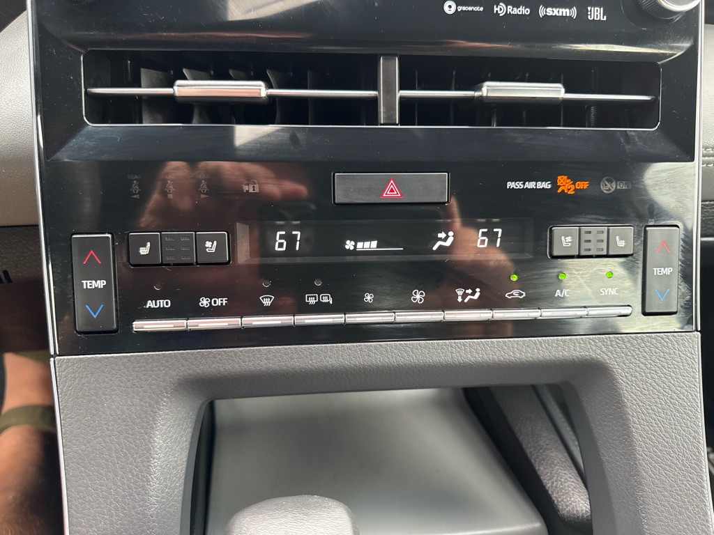 2019 Toyota Avalon Image 22