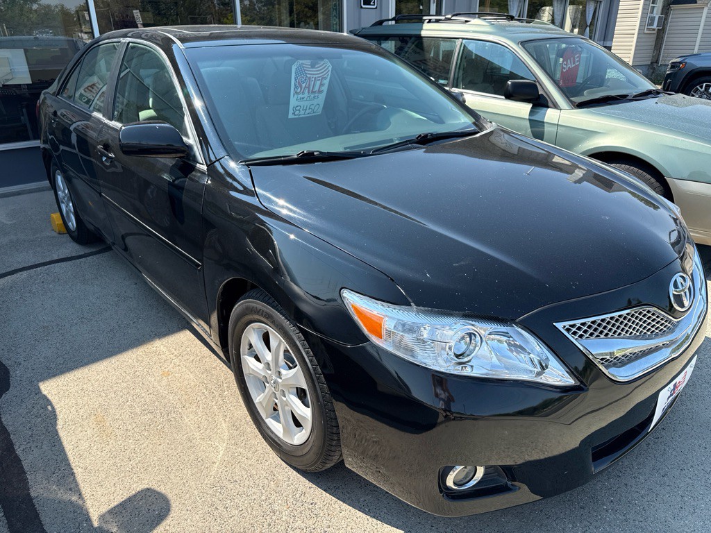 2010 Toyota Camry Image 1
