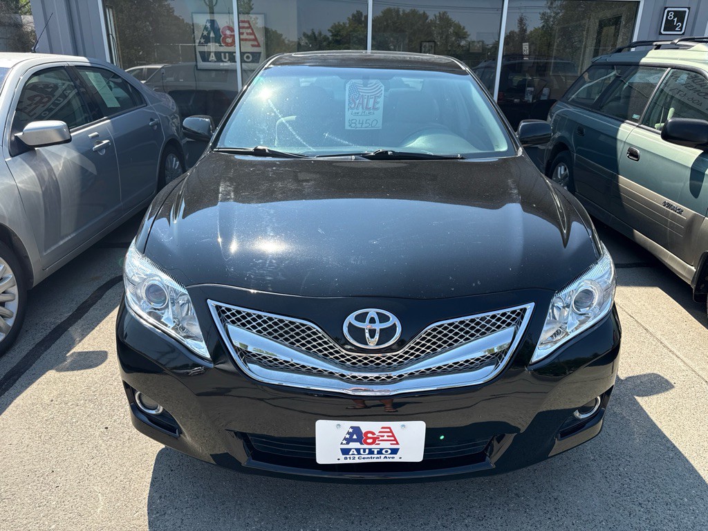 2010 Toyota Camry Image 2