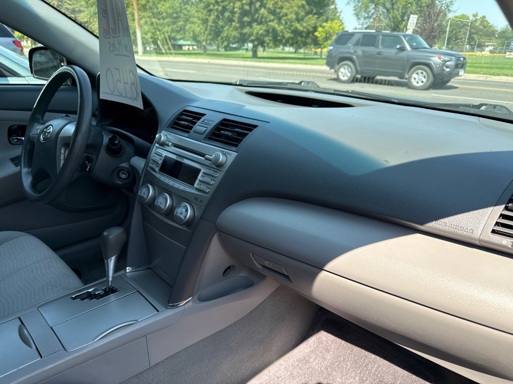 2010 Toyota Camry Image 8