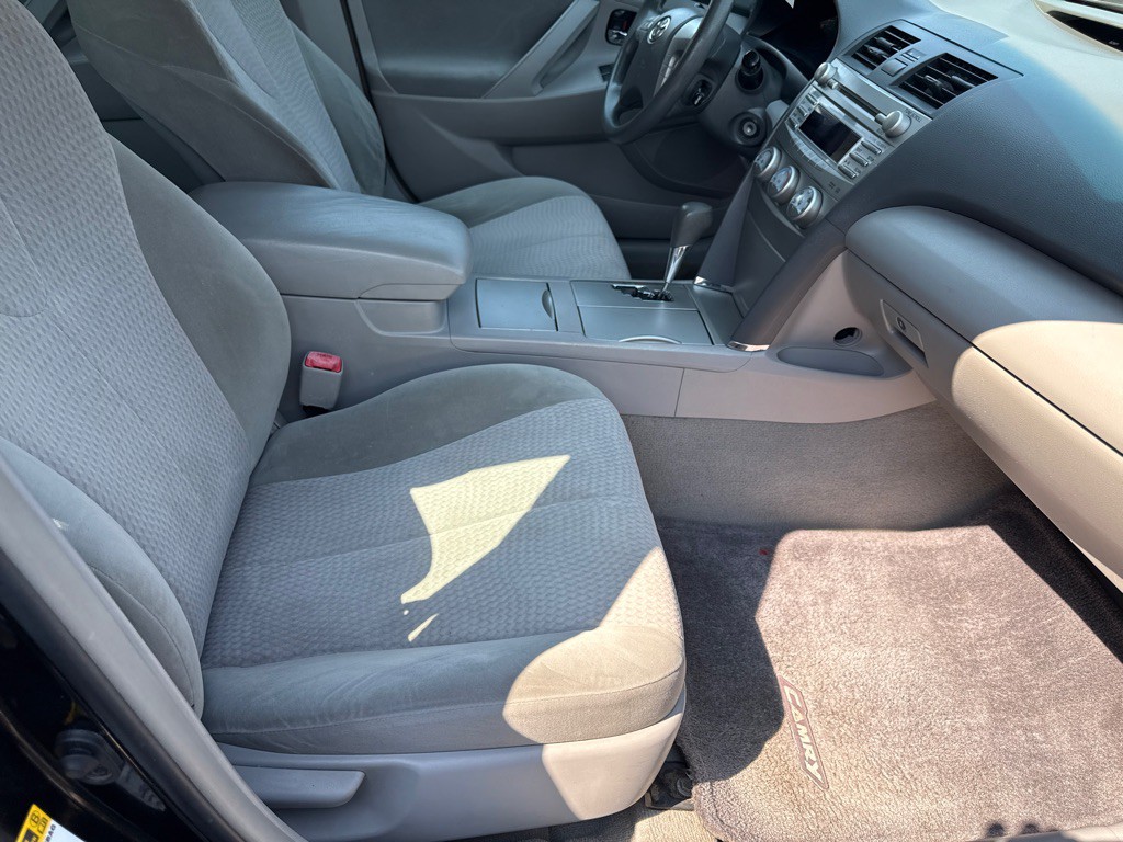 2010 Toyota Camry Image 9