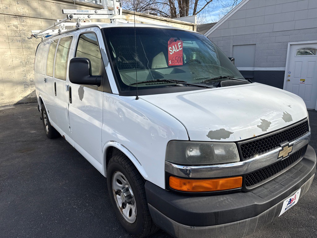 2012 Chevrolet Express Image 4