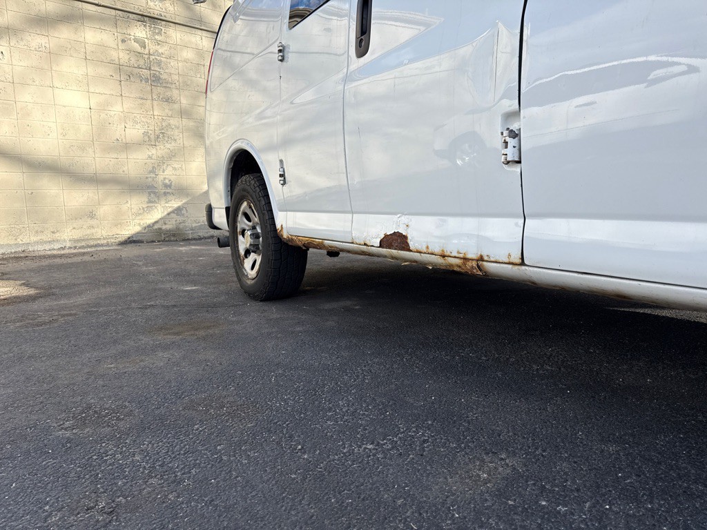 2012 Chevrolet Express Image 6