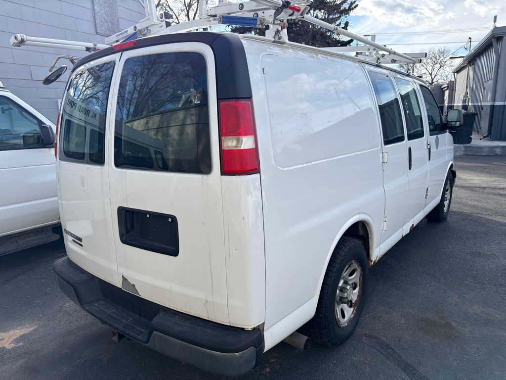 2012 Chevrolet Express Image 7